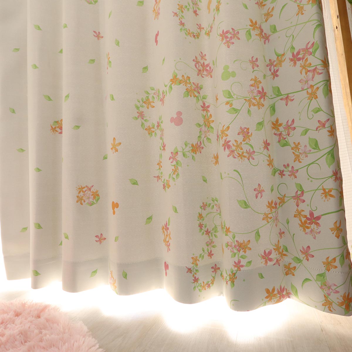 ２枚組カーテン 可愛いらしいディズニー花柄デザインカーテン ミッキーフラワーリーフ ピンク ラグ カーペット通販 びっくりカーペット