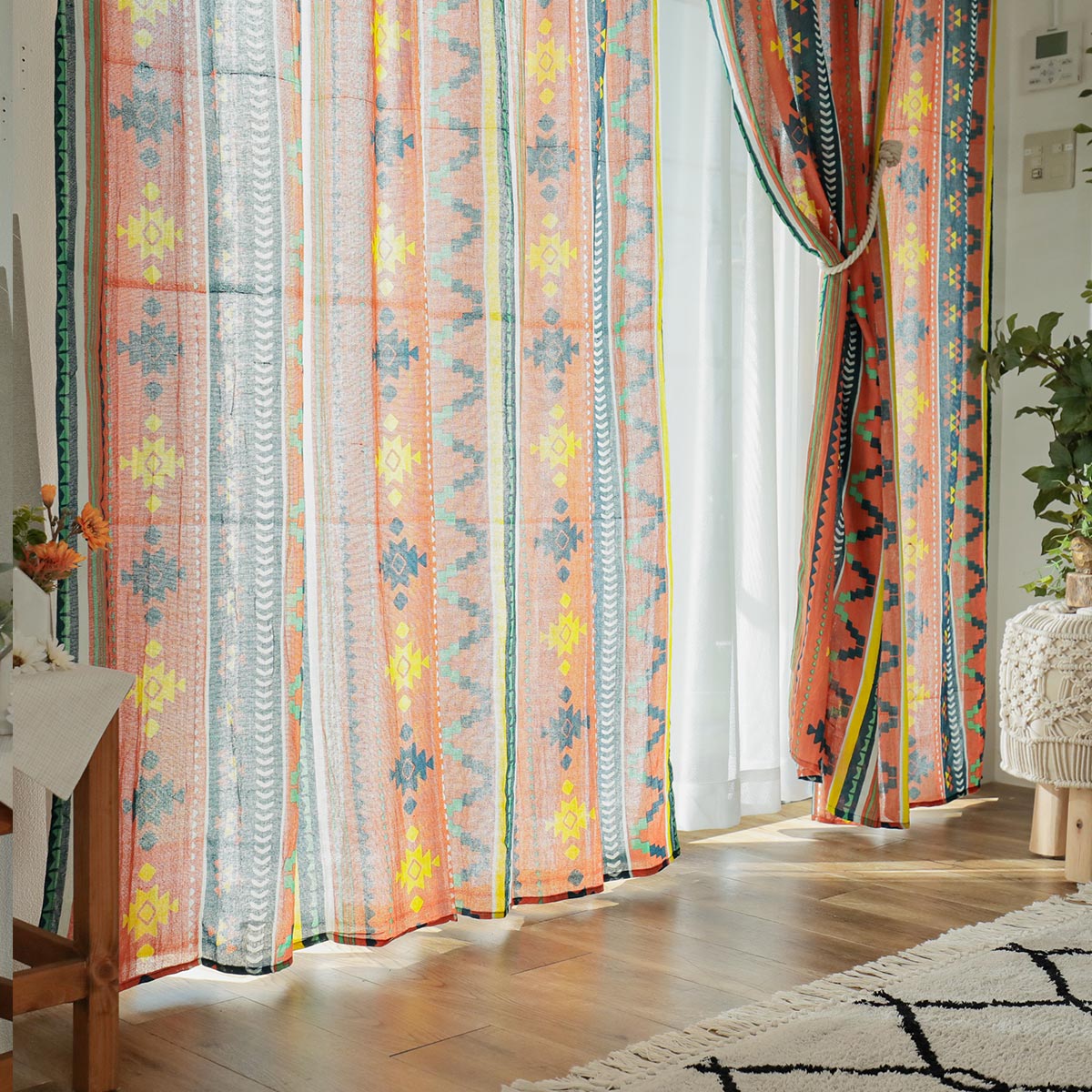ナチュラルな素材感が素敵なコットン100％の天然素材ドレープカーテン