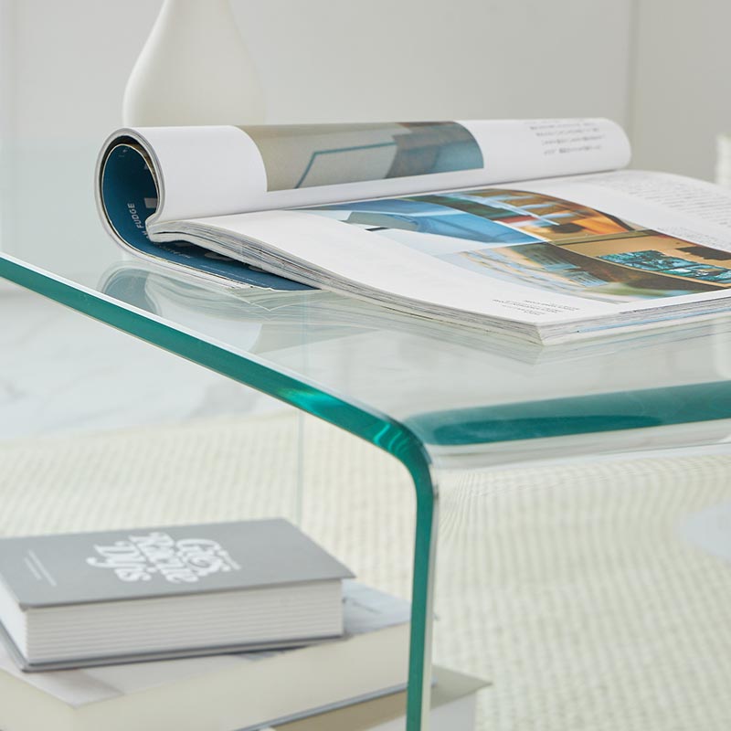 ガラステーブル中距離