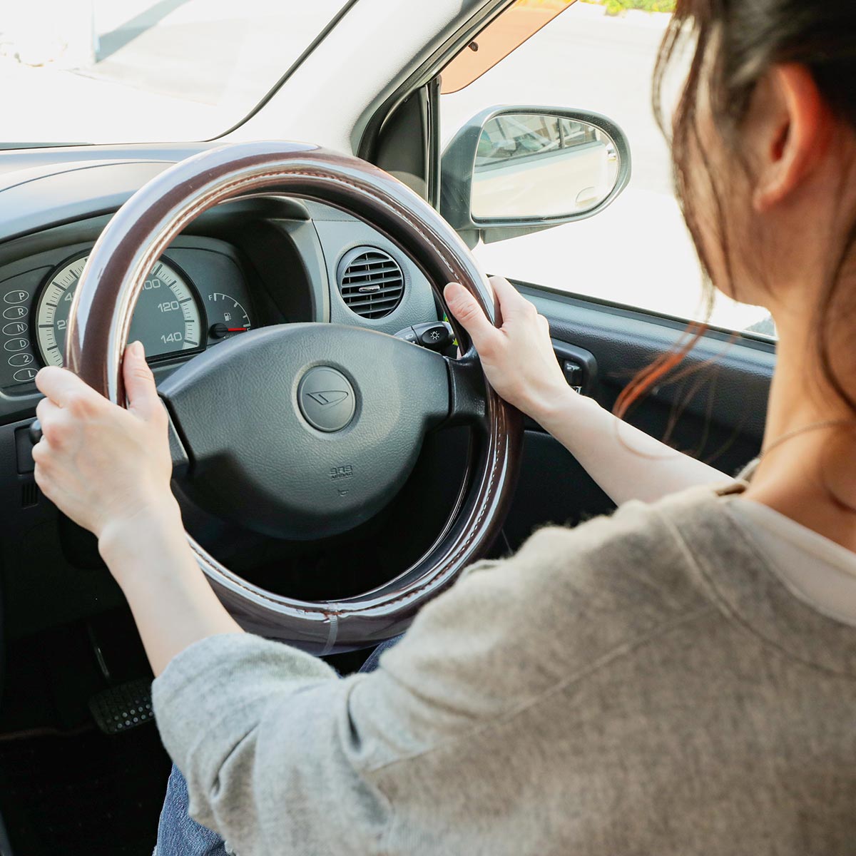 アウトレット いつものハンドルをお洒落にするハンドルカバー ソフィア 在庫限り 残りわずか ラグ カーペット通販 びっくりカーペット